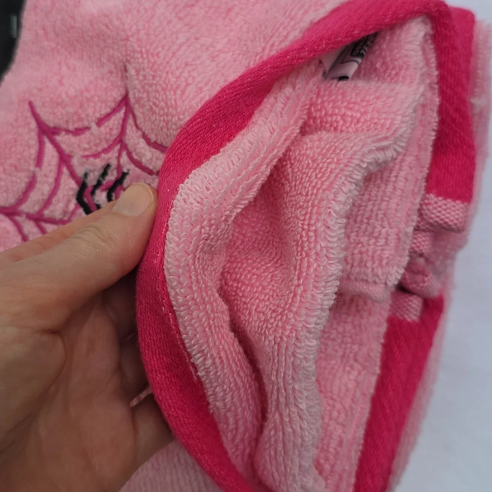 Betsey Johnson Pink Halloween Hand Towel Set Spider Web Heart Hot Pink NWT